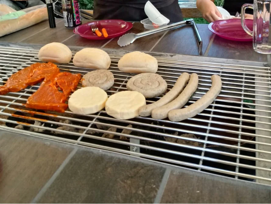 Grill-Raclette-Tisch