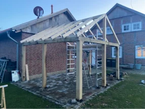 Holzgerüst für eine Terrassenüberdachung