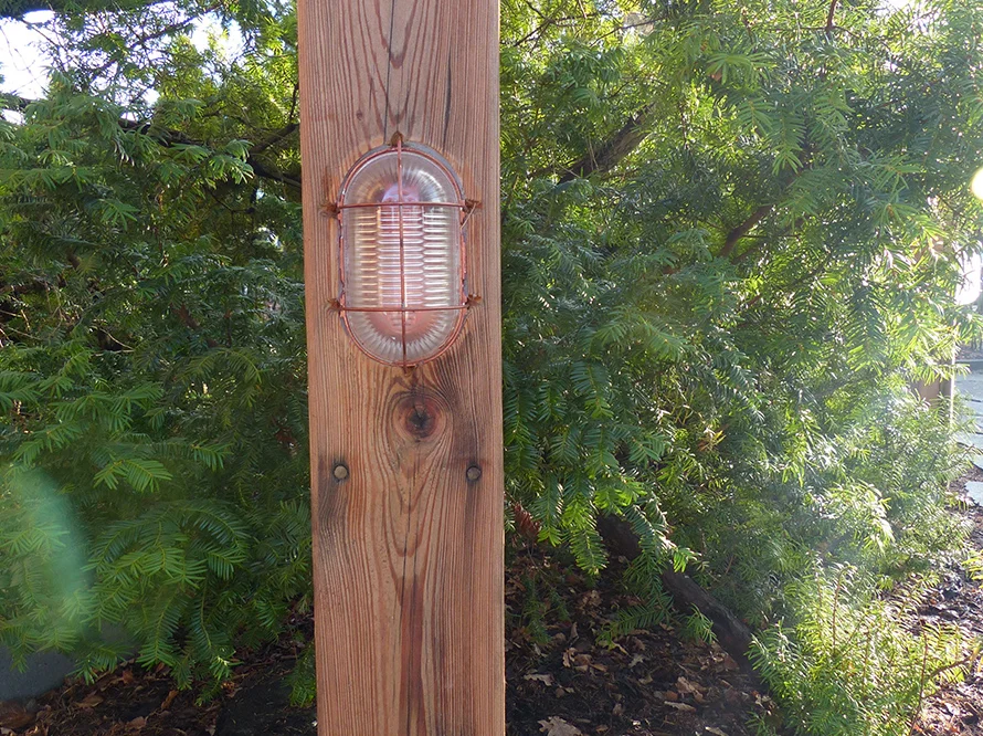 Holz-Gartenlampe rustikal