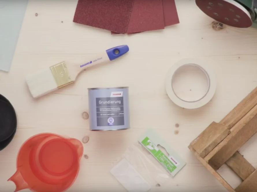 Materialien zum Streichen und Abschleifen