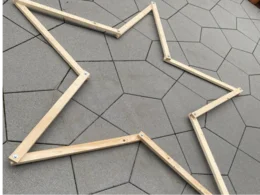 Holzrahmen in Sternform