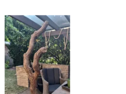 Gartenmöbel unter Pergola