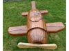 Spielzeugflugzeug aus Holz