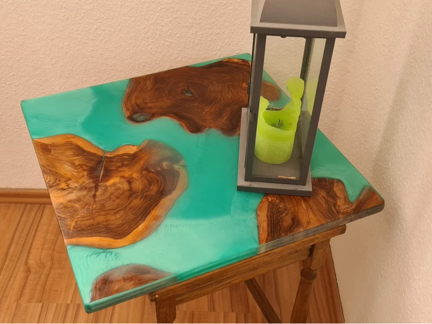 Tischplatte aus Epoxidharz