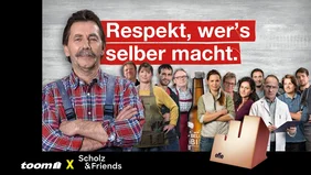 Gruppe von Menschen verschiedener Berufe mit verschränkten Armen