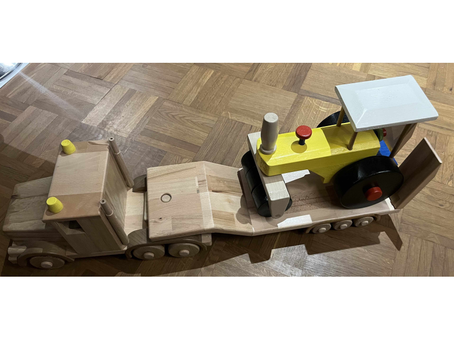 Holzspielzeug: LKW mit gelber Planierraupe