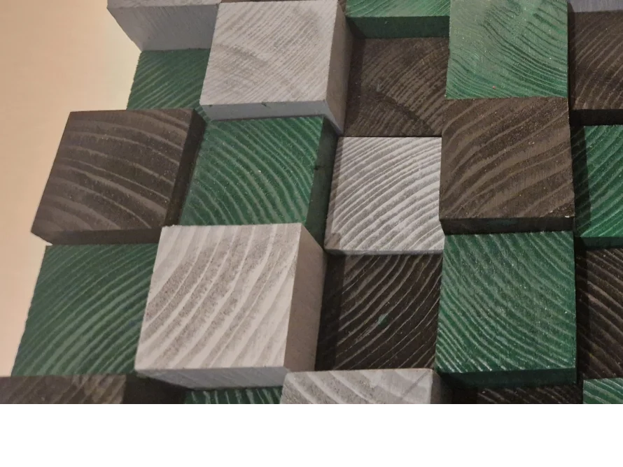 Holzblöcke in grün und grau