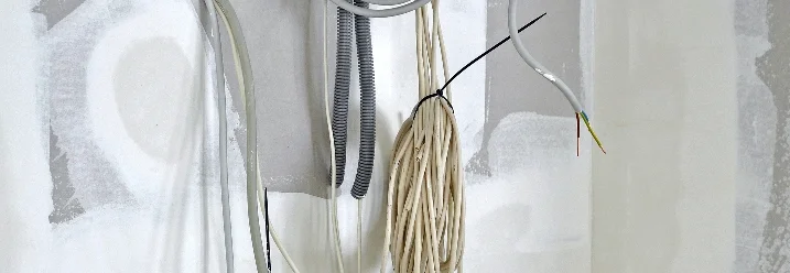 Elektrokabel aus einer Dose