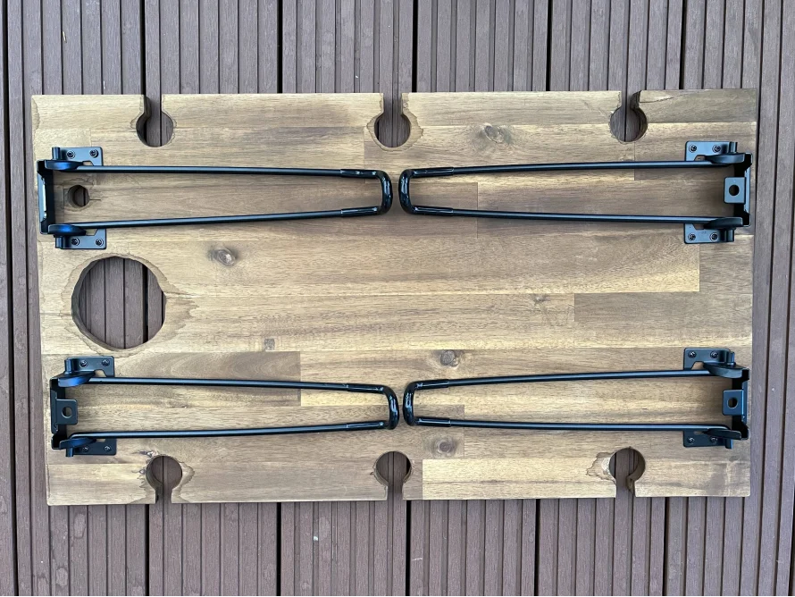 Klapptischgestell aus Holz und Metall