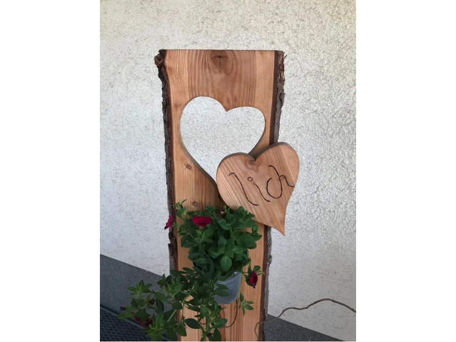 Holzdeko mit Herz und Blume