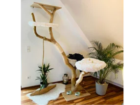 Großer Katzenbaum aus Naturholz