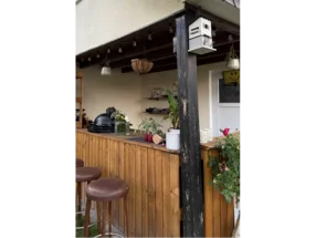 Gartenbar aus Holz