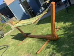 Hängematte mit Holzgestell