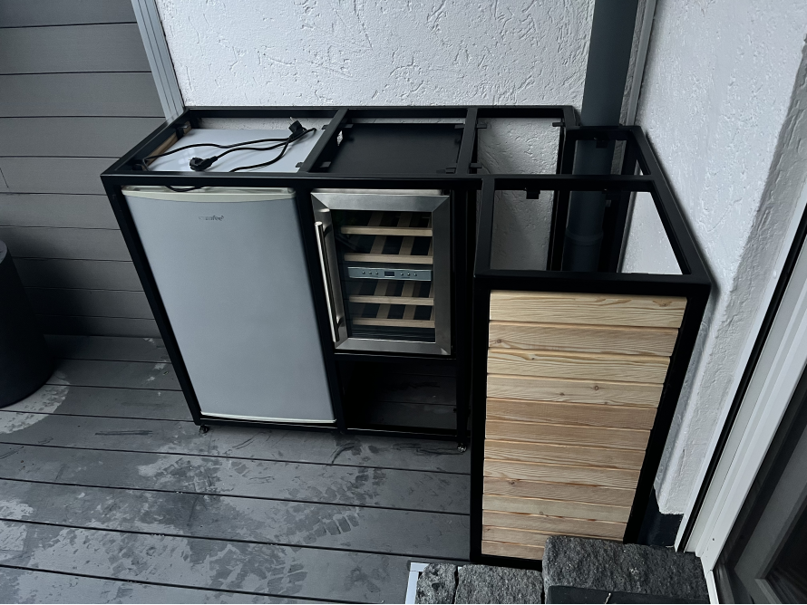 Außenküche mit Kühlschrank