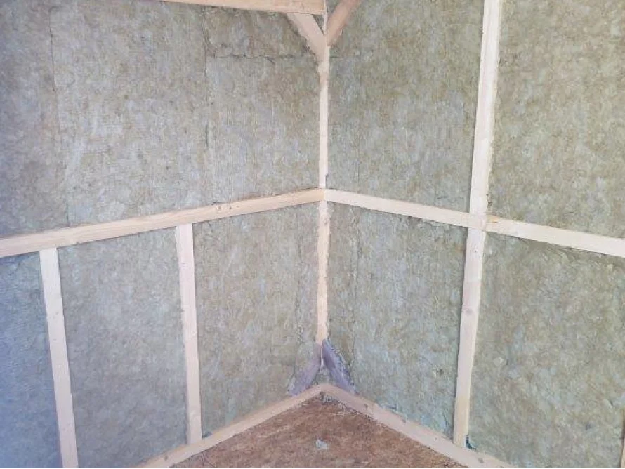 Wände mit Dämmmaterial