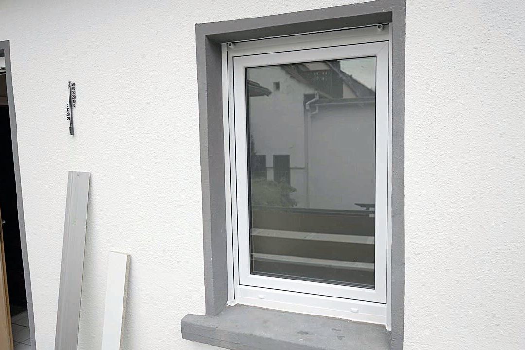 Das frisch eingebaute und ausgerichtete Fenster.