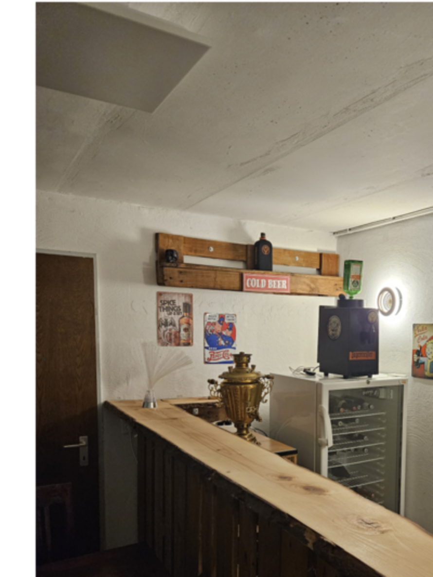 Rustikale Hausbar aus Holz