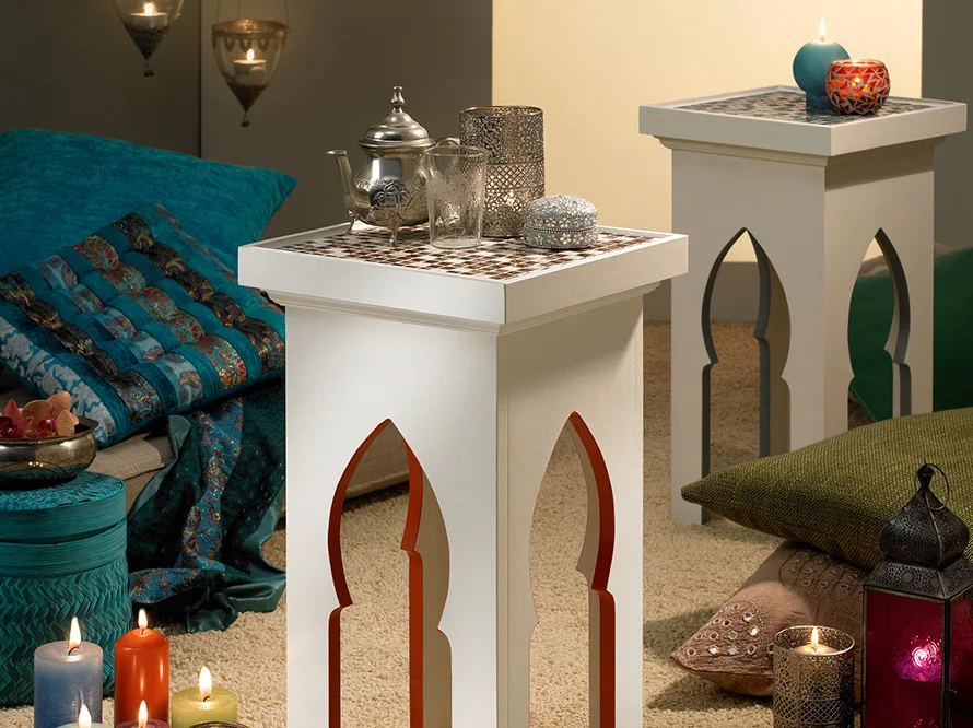 Zwei orientalische Beistelltische