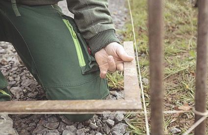 RT Terrasse anlegen Untergrund vorbereiten 20 51 717x467 Maurerwinkel zum Einhalten des rechten Winkels