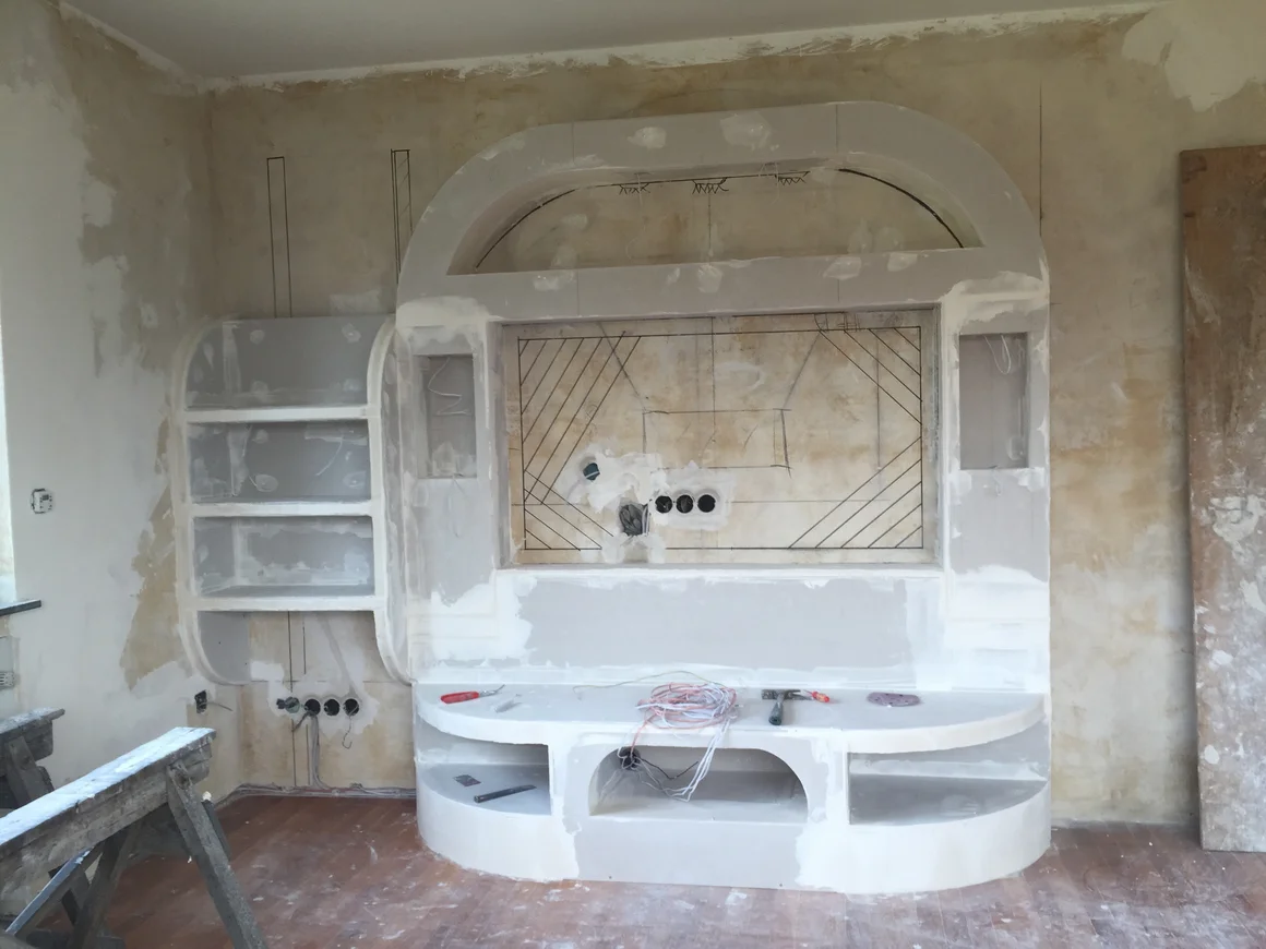 Einbau einer Fernsehwand