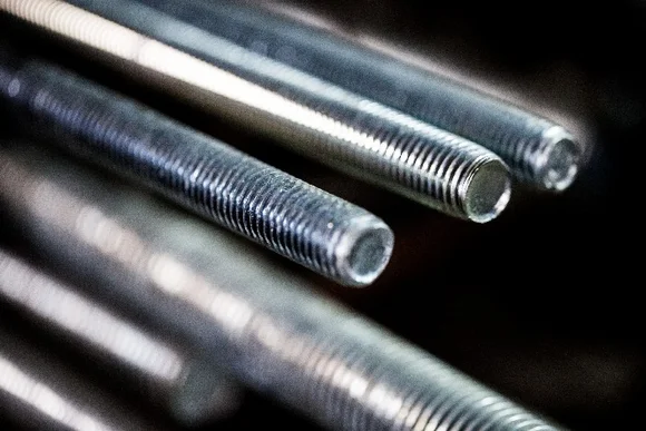 Nahaufnahme von Gewindestangen