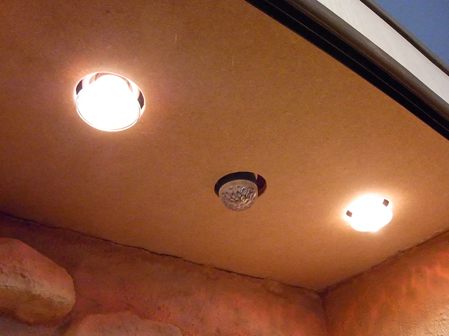 Deckenbeleuchtung im Gartenhaus