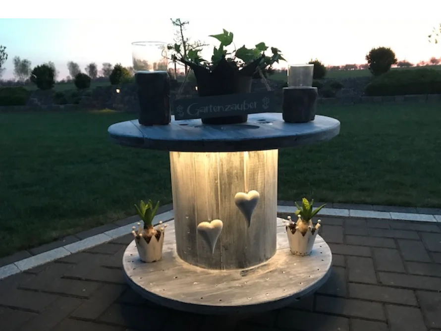 Upcycling-Tisch aus Kabeltrommel