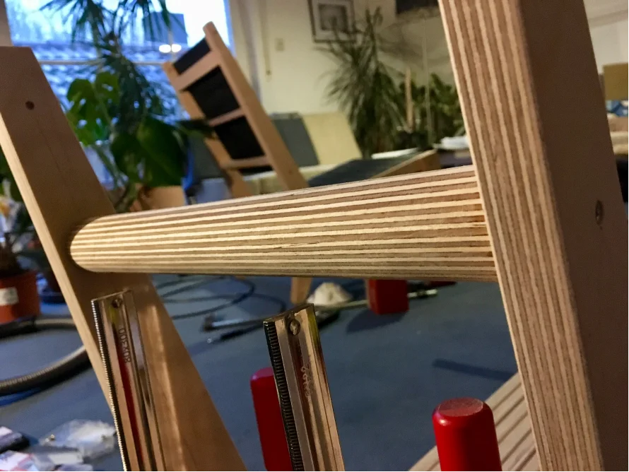 Holzverbindung an Möbelstück