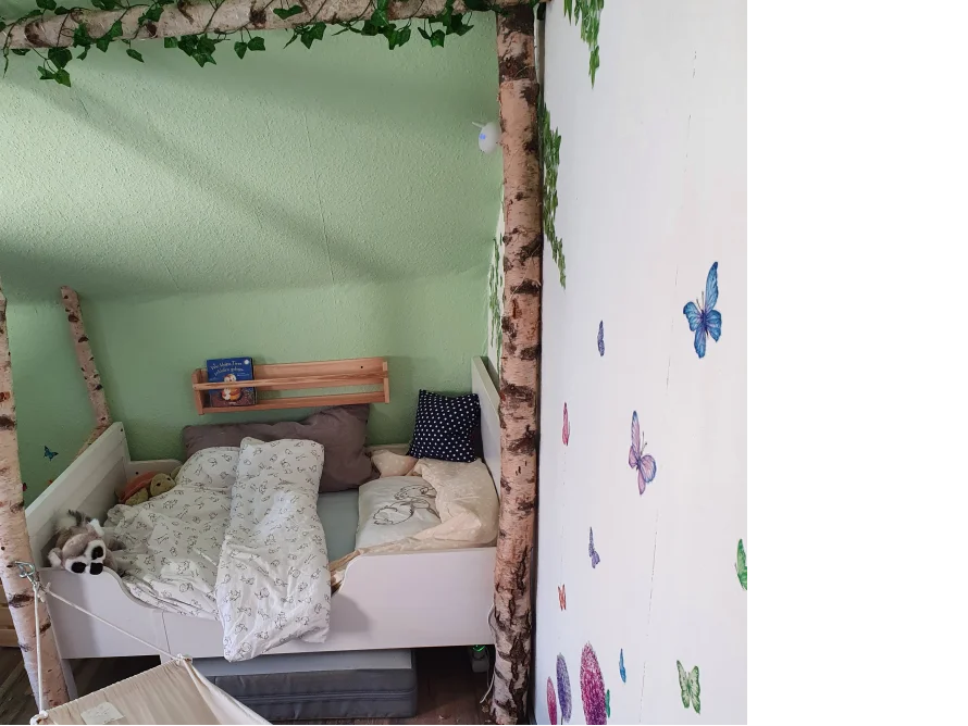 Kinderzimmer mit Birkenbett