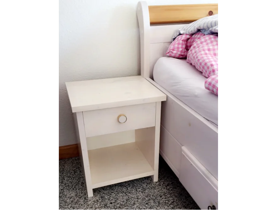 Nachttisch 