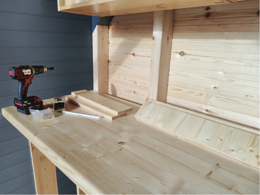 Gartenhausbau mit Akkuschrauber
