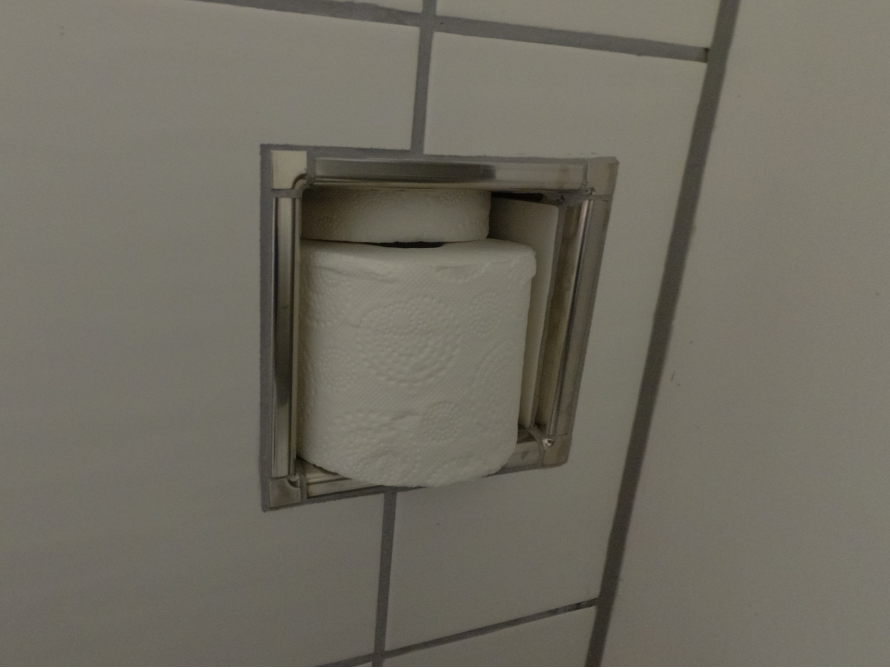 Toilettenpapier Wandmagazin