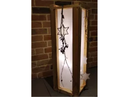 Holzlaterne mit Beleuchtung