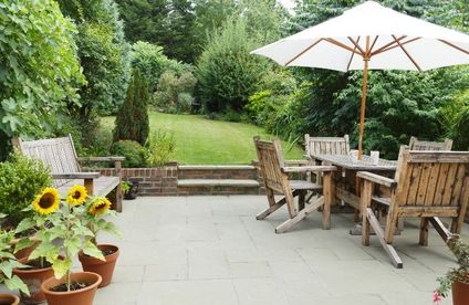 RT Gartenmoebel reinigen Holzmoebel 20 22 717 467 Gartenmöbel