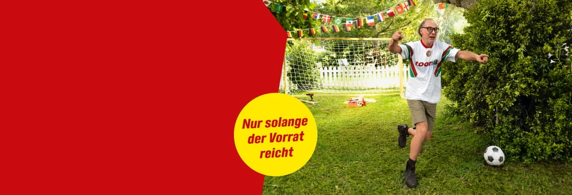 Nur solange der Vorrat reicht. Martin Brambach im Garten