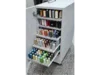 Rollender Nähschrank mit vielen Fäden
