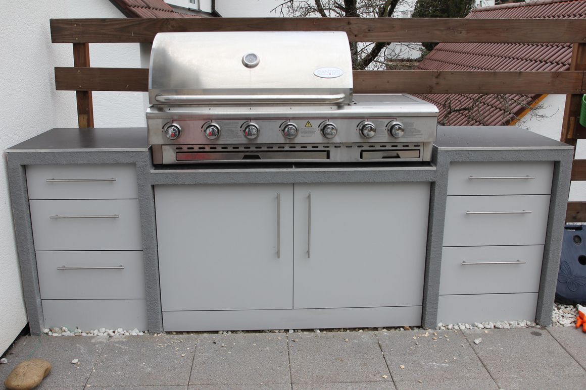 Außenküche: Unterbau für Aufsatzgrill