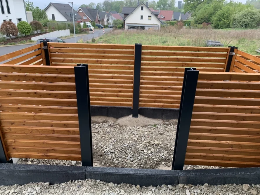 Holzrahmen eines Gartenhauses