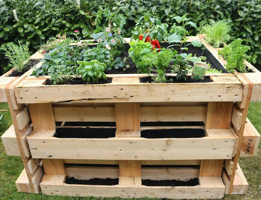 Hochbeet aus Paletten