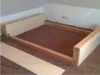 Unfertiges Bettgestell aus Holz