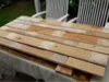 Holzpalette auf einem Tisch