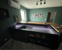 Moderne Hausbar mit Beleuchtung
