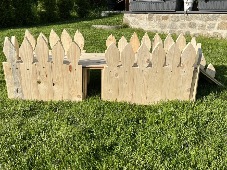 Ein kleines Häuschen aus Holz für Kaninchen