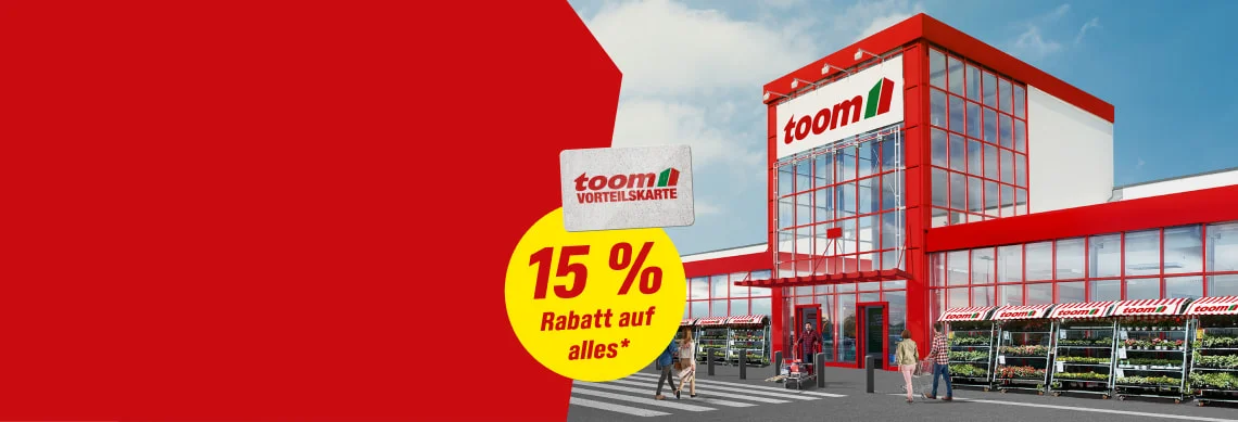 Außenansicht eines Baumarktes mit einer Rabattaktion und Vorteilskarte.