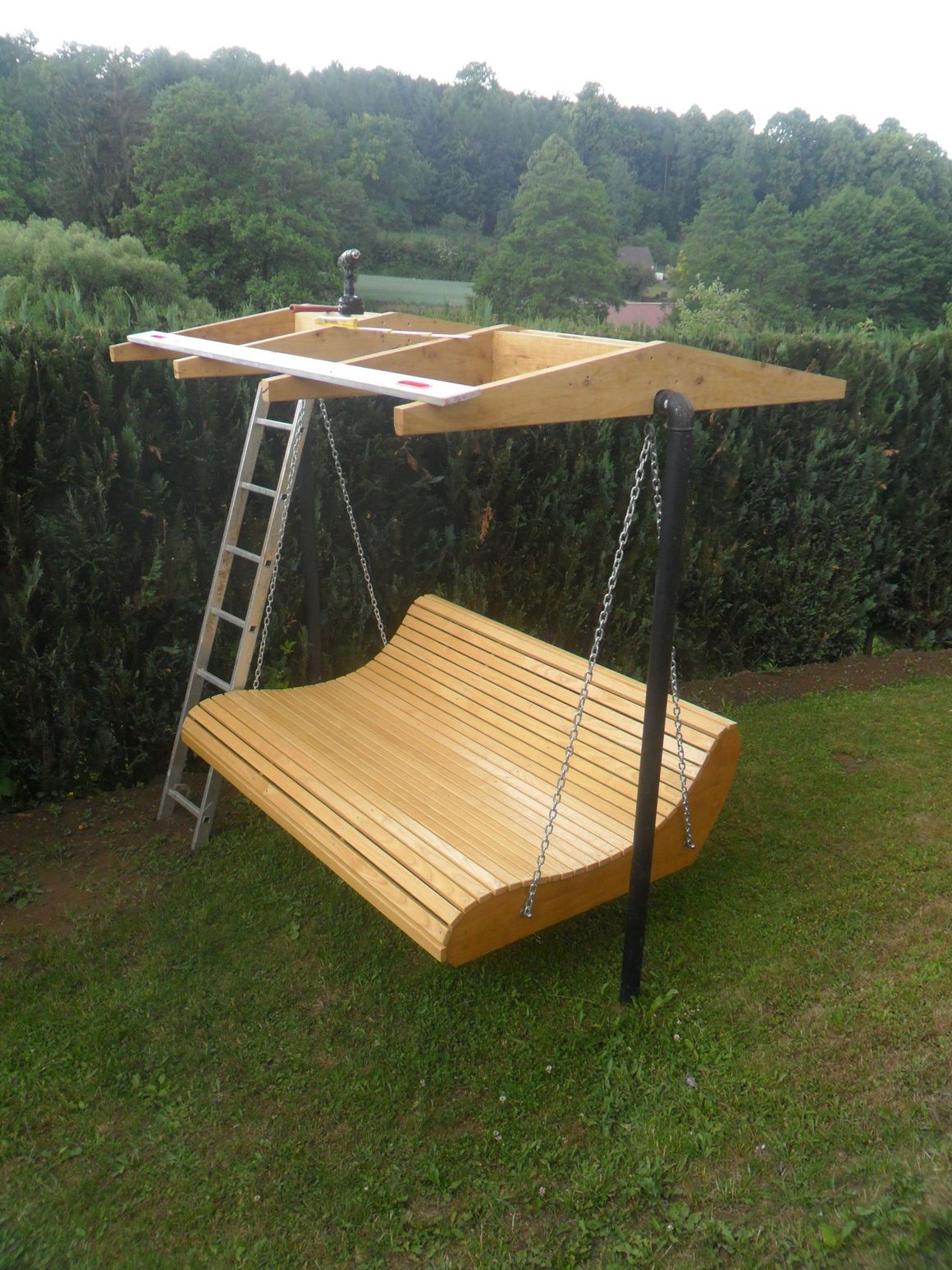 Gartenliege mit Dach im Bau