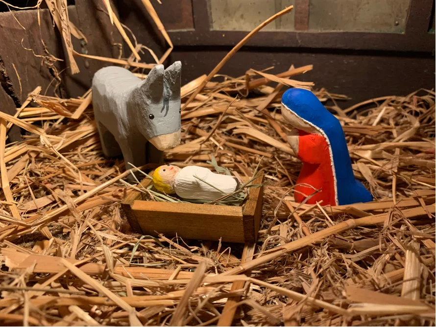 Weihnachtskrippe mit Kind, Maria und Esel