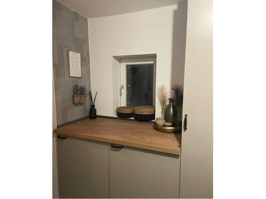 Arbeitsplatte mit Dekoration