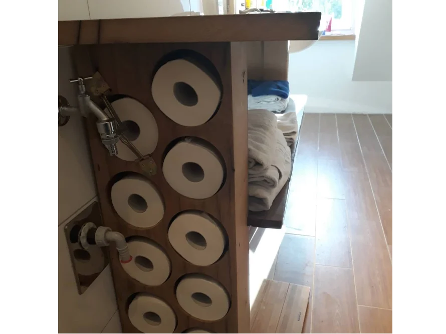 Toilettenpapierhalter aus Holz