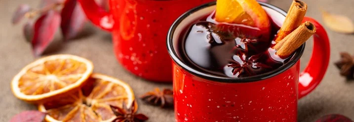 Zwei Tassen Glühwein