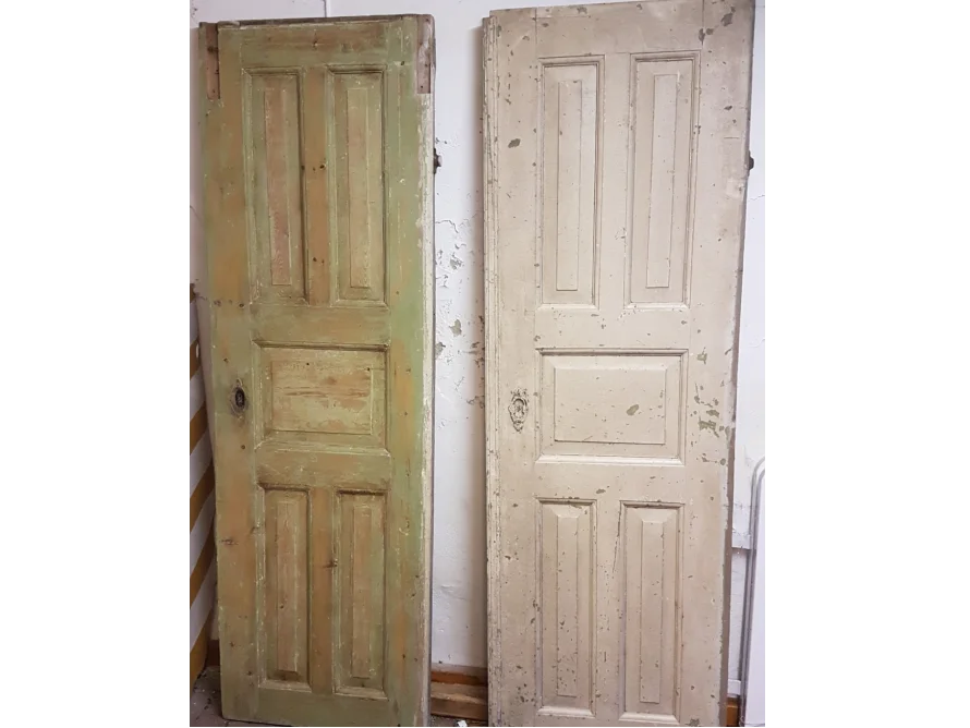 Zwei alte Holztüren